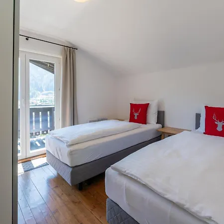 Taube Apartment *